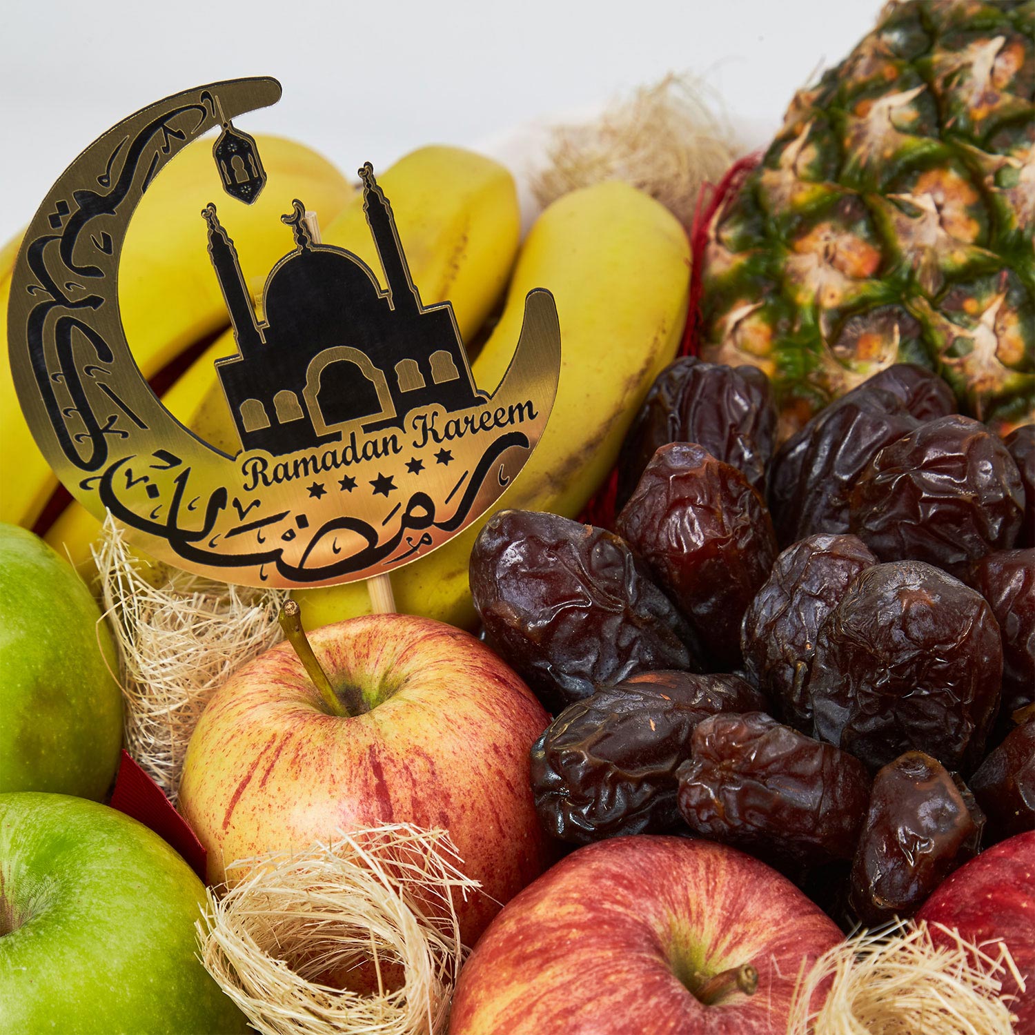 Online Ramadan Special Dates n Fruit Basket Gift Delivery in UAE