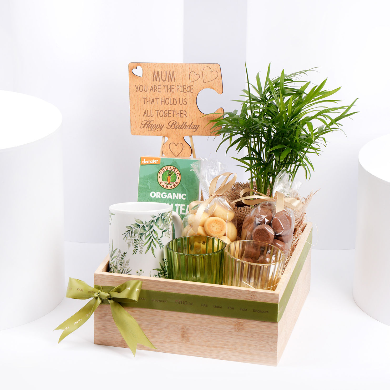 Online Birthday Hamper For Mom Gift Delivery in UAE FNP